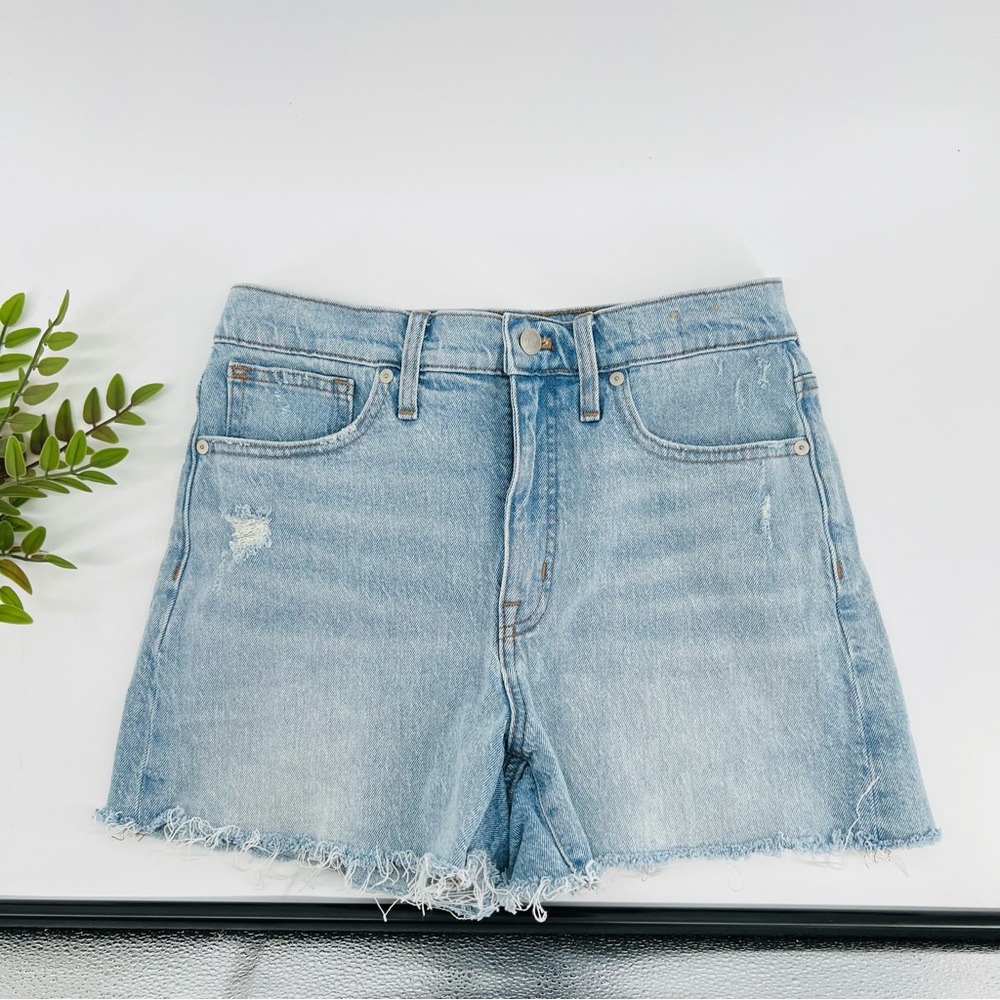 Madewell high rise jean shorts size 28